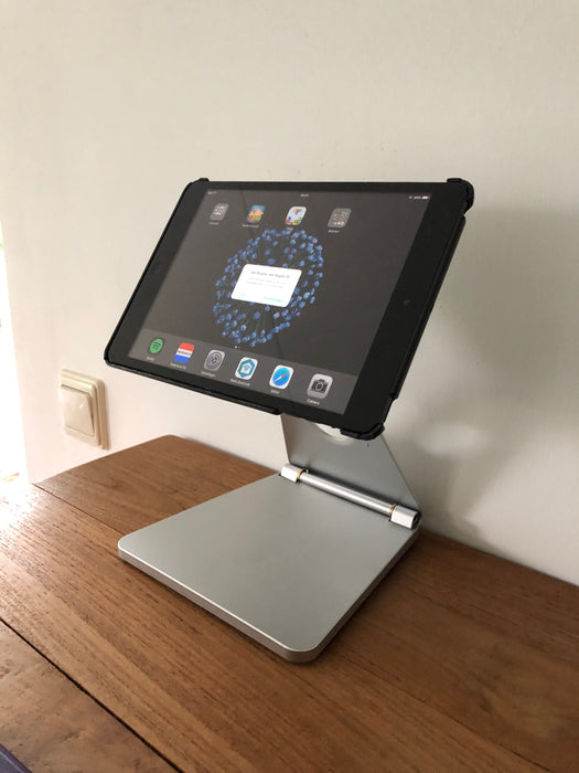 Skrivebords-, skabs- og vægbeslag til iPad Mini