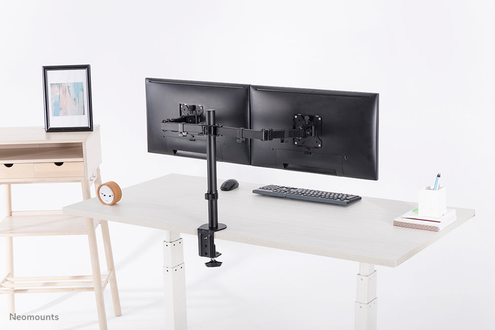 Neomounts FPMA-D550D sort er en bordbeslag til 2 flatscreens op til 32 tommer - Sort