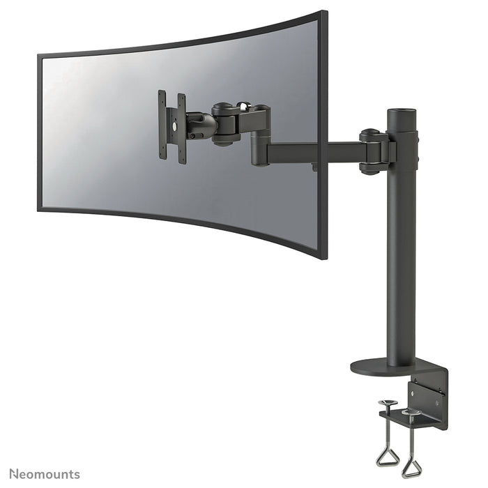 Neomounts FPMA-D960 sortPLUS er en skrivebordsarm med 3 drejepunkter til buede skærme op til 49 tommer (124 cm).