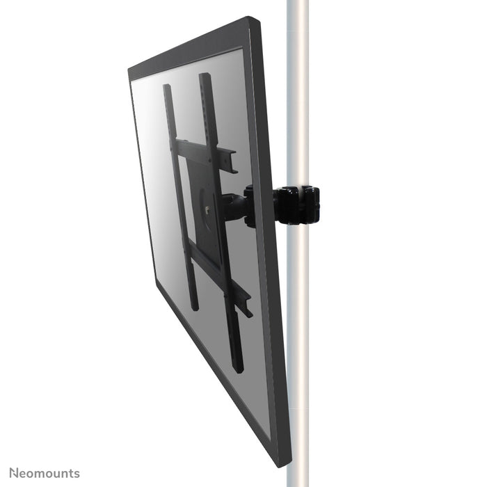 Neomounts FPMA-WP440black er en vippe- og drejelig stolpebeslag til LCD/LED/TFT skærm op til 52 tommer (132 cm).
