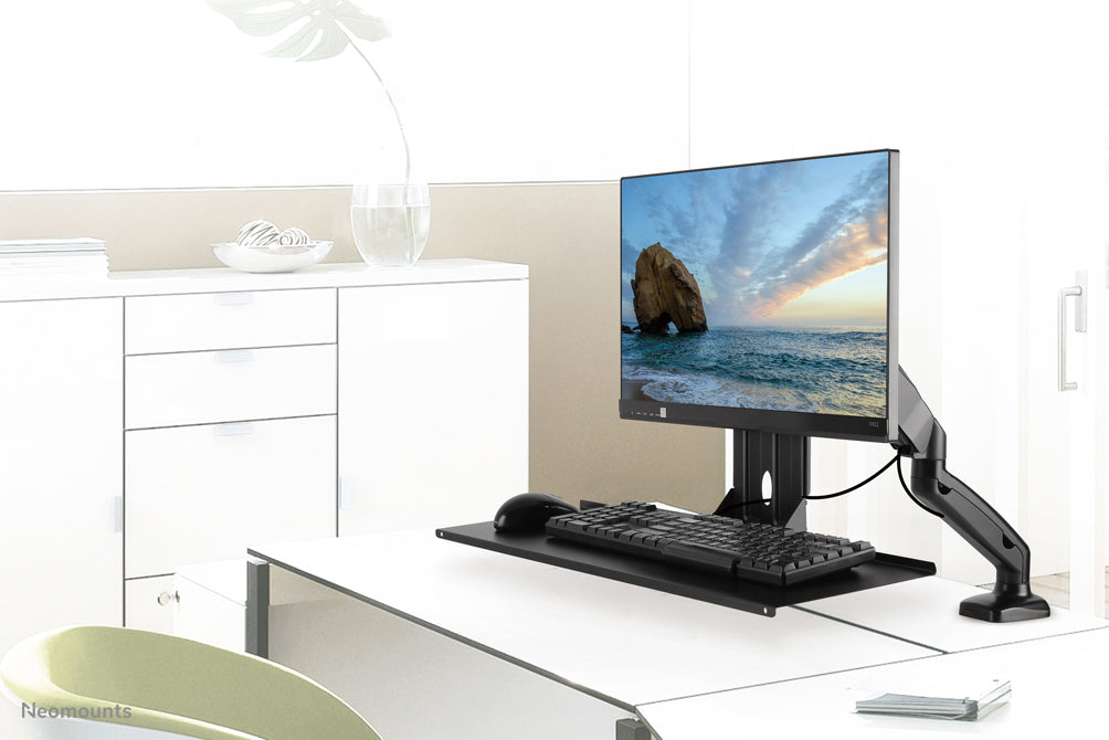 Neomounts KEYB-V200black er en tastatur- og mus-holder.