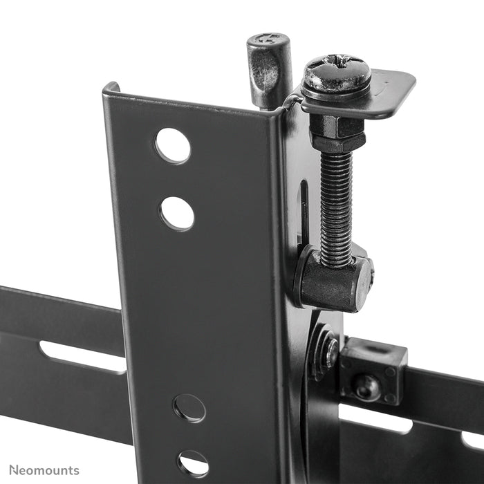 Neomounts LED-VW500black er en flad video væg vægbeslag til skærme op til 75 tommer (191 cm).