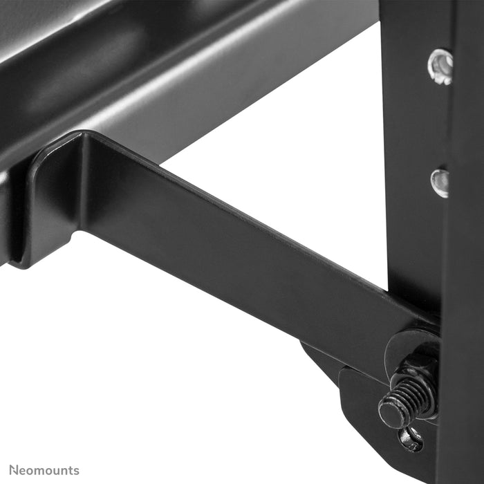 Neomounts LED-VW500black er en flad video væg vægbeslag til skærme op til 75 tommer (191 cm).
