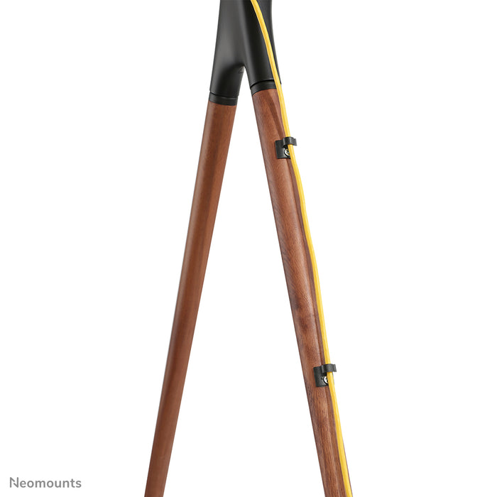 Neomounts NM-M1000 sort er et møbel til fladskærme op til 70 tommer (178 cm).