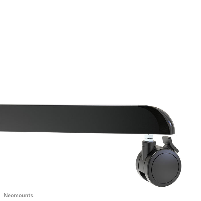 Neomounts NS-M1250 sort er et mobilt møbel til fladskærme op til 70 tommer (178 cm). Inkl. laptopbakke - Sort