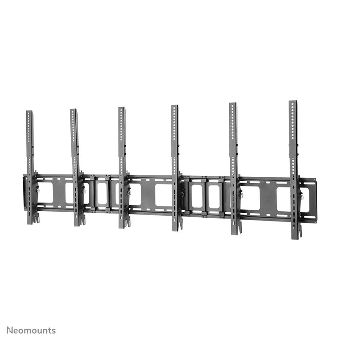 Neomounts NS-WMB300P sort er en vægmonteret menu board-holder til lodret montering af skærme op til 52 tommer (132 cm).