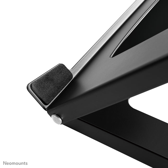 Neomounts NSLS075 sort er en bordstander til en notebook - Sort