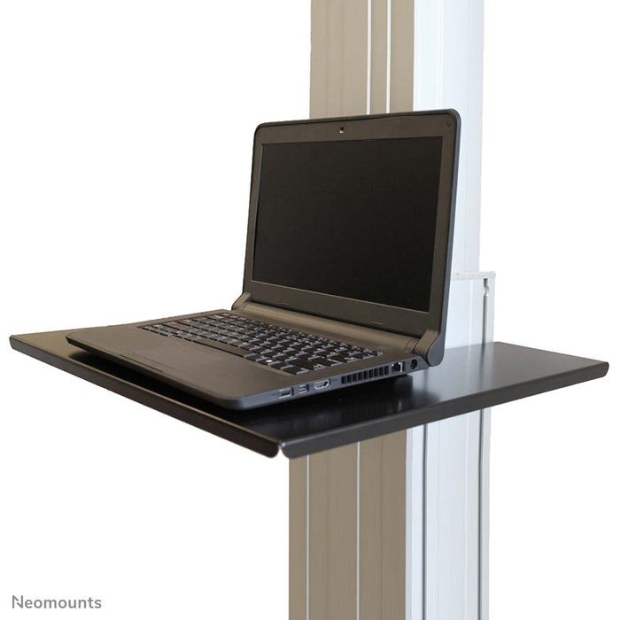 Neomounts AV-holder PLASMA-M2500LAPSHELF er en universalholder til placering af AV-udstyr på en 2500-serie.